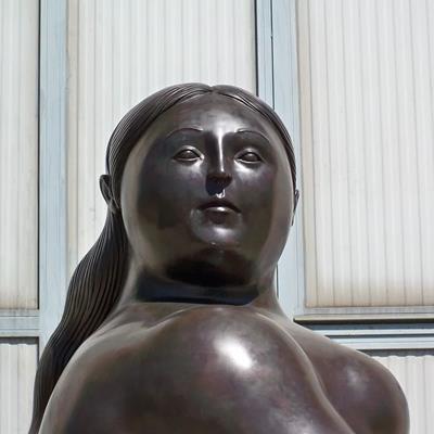 Fusione in bronzo monumento scultura patinata. Opera fusa a cera persa dalla fonderia artistica Salvadori Arte in Pistoia.