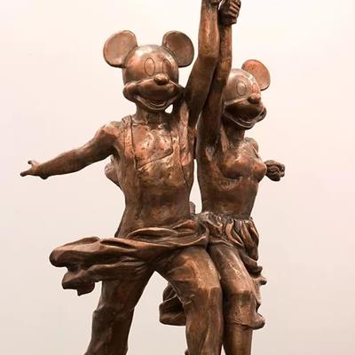 Fuisone in bronzo a cera persa - "Mickey & Minnie, Farmer & Worker" h. cm. 180