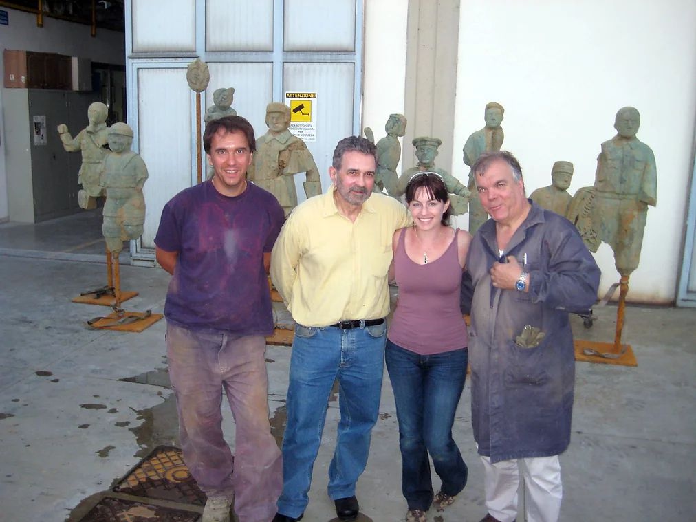 Grisha Bruskin con Giacomo ed  Enrico Salvadori  - Collezione dell'Archeologo
